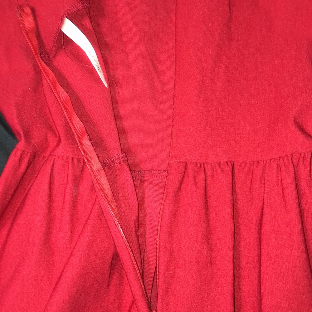 Cute red dress! - Picture 4 of 6
